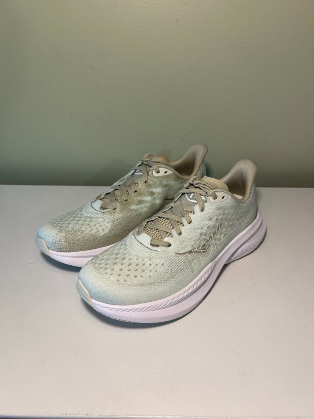 Hoka Women's Mach 6 Trainers